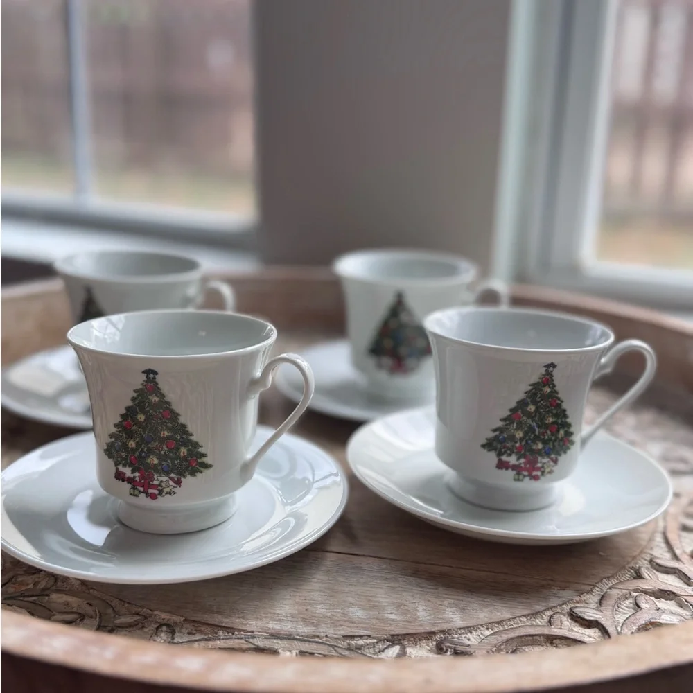 Vintage Sea Gull China Christmas Tree Teacups & Saucers- Set of 4- Holiday - Picture 2 of 4